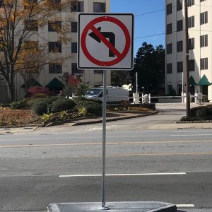 no left turn traffic sign